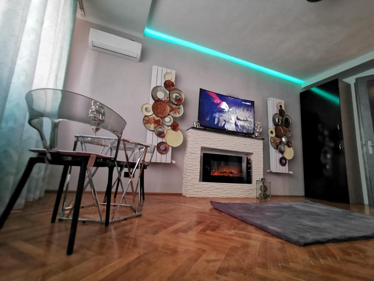 בראשוב Crystal Central Apartment מראה חיצוני תמונה